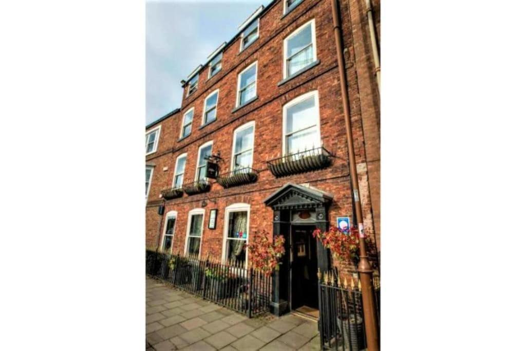 Oyo The Townhouse Otel Durham Dış mekan fotoğraf